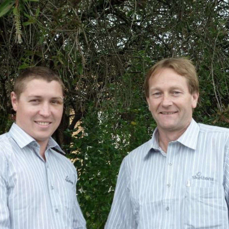 Jonathan Newby left Young Fruit Grower 2010 New photo